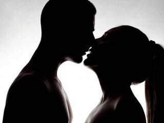 Еротски видео цхат -Adele-Roy