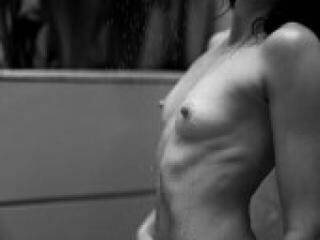 Еротски видео цхат 13blackmilk