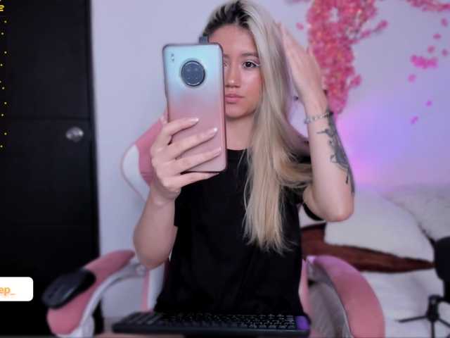 Фотографије abby-deep Welcome To my room, Naked and sexy dances and plays dildo when completing the goal