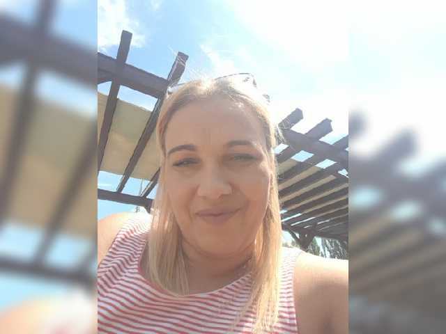 Емитовање снимка екрана AbbyBones