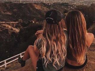 Еротски видео цхат adahlia-angel