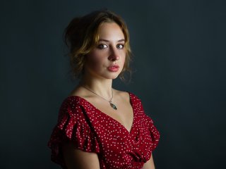 Еротски видео цхат AdalynGlow