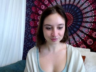 Еротски видео цхат AdalynGlow