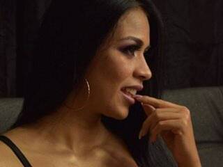 Еротски видео цхат AdaraDerail