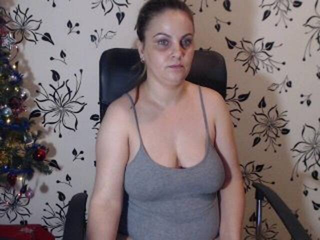 Емитовање снимка екрана adelamilfsexy