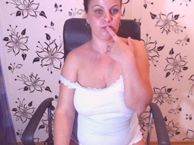 Емитовање снимка екрана adelamilfsexy