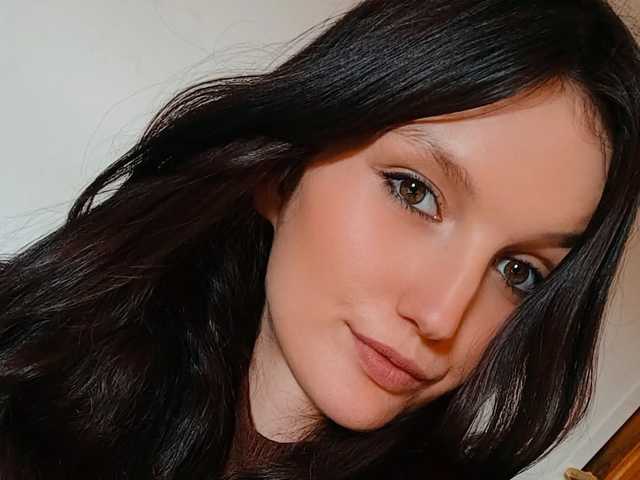Слика профила AdelineModel