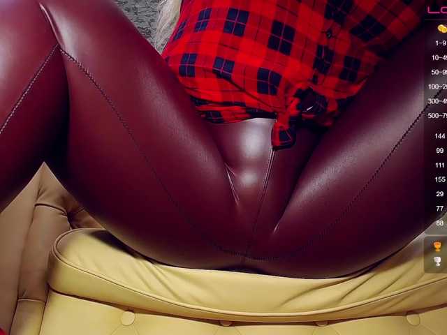 Фотографије AdelleQueen "my birthday is coming soon! heel licking smelly donkey! goal -- show boobs #leather #18 #bbw #femdom #pantyhose #bigboobs #legs