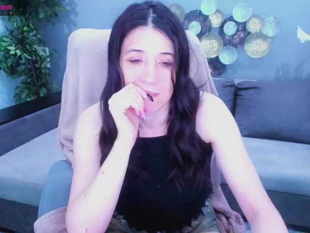 Емитовање снимка екрана AdellinaBlack