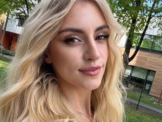 Еротски видео цхат Adalin_Moore