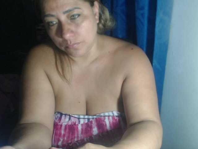 Емитовање снимка екрана adrianamilf44