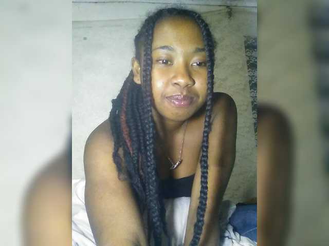 Емитовање снимка екрана Aichaxxl