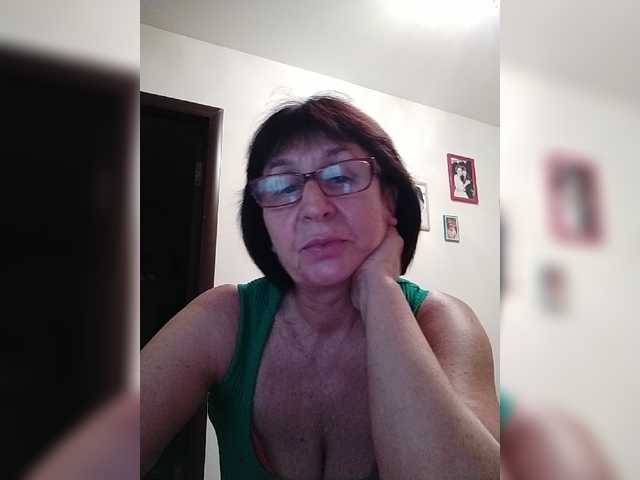 Емитовање снимка екрана AlbinaXPretty