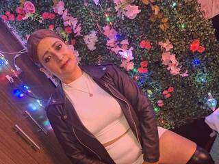 Еротски видео цхат AlessadraJones