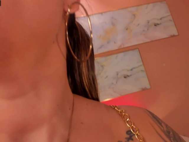 Емитовање снимка екрана AlexaField