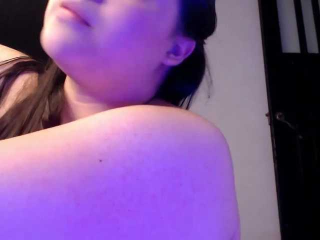 Емитовање снимка екрана AliceKytelerr