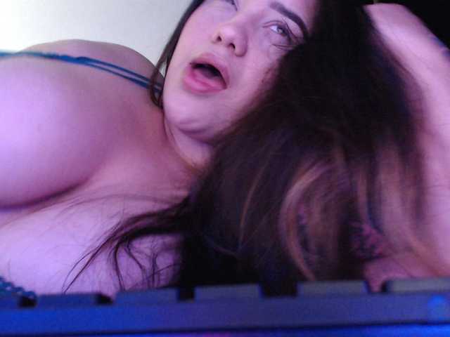 Емитовање снимка екрана AliceKytelerr