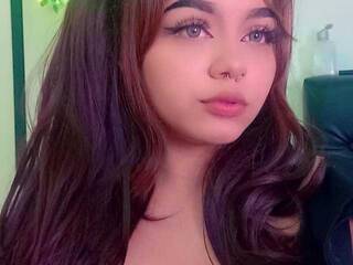 Еротски видео цхат Alicia-uwu