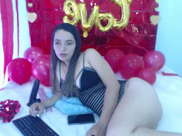 Емитовање снимка екрана AliciaHank