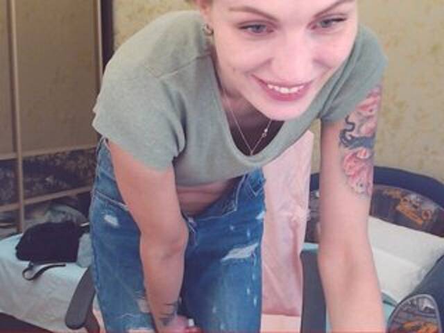 Емитовање снимка екрана AlishaTop