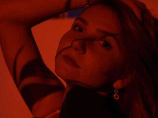 Еротски видео цхат AlissaBerryy