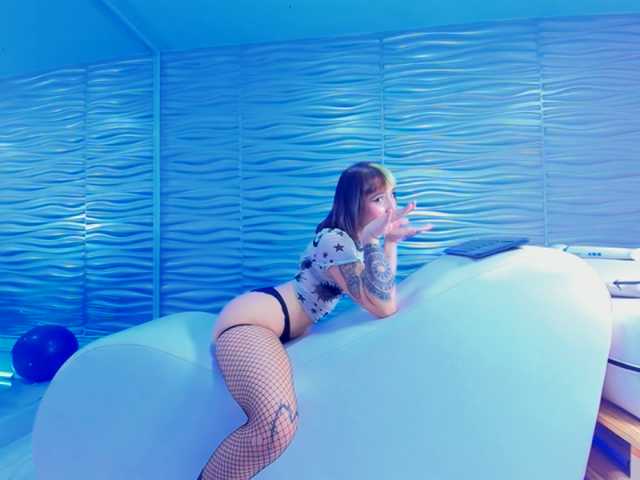 Емитовање снимка екрана AlliceBlue