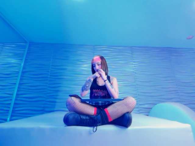 Емитовање снимка екрана AlliceBlue