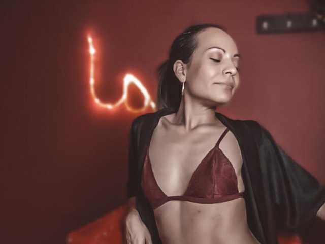 Слика профила AlmaHotMilf