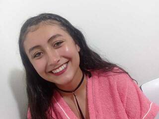 Еротски видео цхат AmaiaAdams