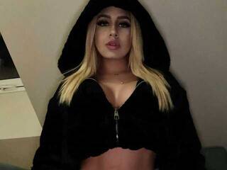 Еротски видео цхат AmaraPierce