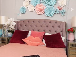 Еротски видео цхат AmeliaJune