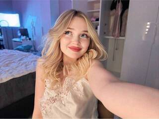 Еротски видео цхат AmelyaJeff