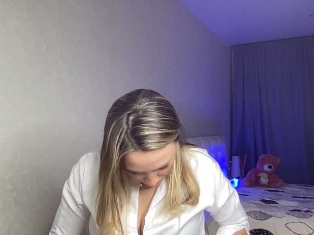 Емитовање снимка екрана AmyAirKiss