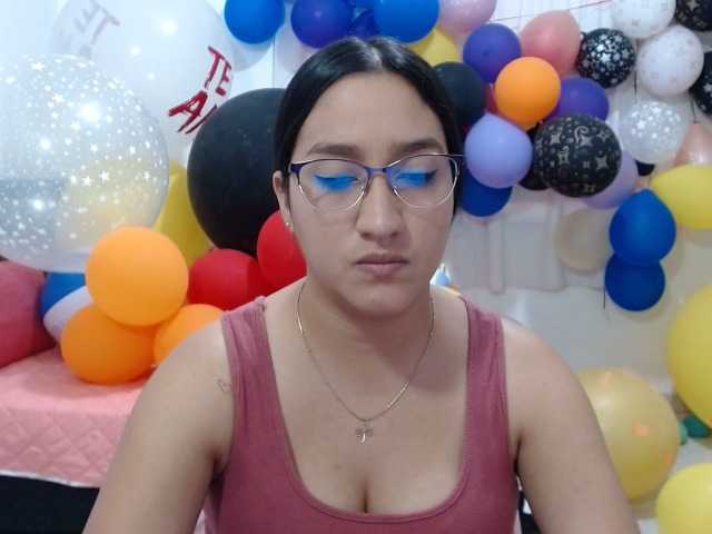 Фотографије Andreacute Hello guys welcome to my room, let's play with my balloons, I'm a looner, I have a hairy pussy, #balloons #bush #hairy #control lush or domi