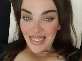 Еротски видео цхат AngelaEvans