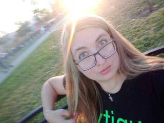 Еротски видео цхат AngelDemonLov