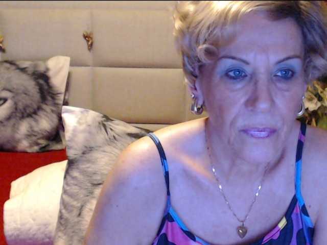 Фотографије ANGELGRANNY welcom guys..pm..50 tk..pussy or ass..100..tits or feet..50..let s have fun