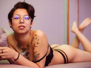 Еротски видео цхат AnieAnderson