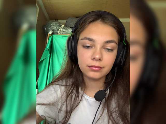 Емитовање снимка екрана AnnaCow13