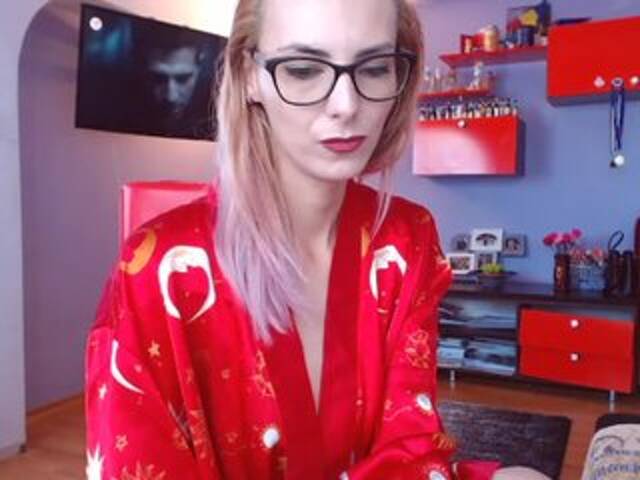 Емитовање снимка екрана AnnaDimond