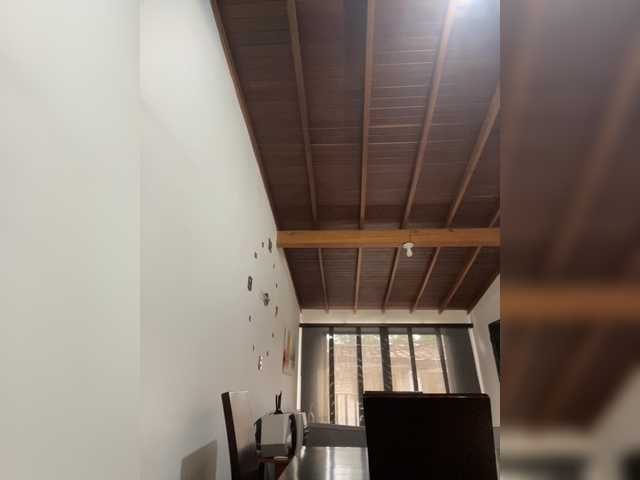 Емитовање снимка екрана AnnieBom