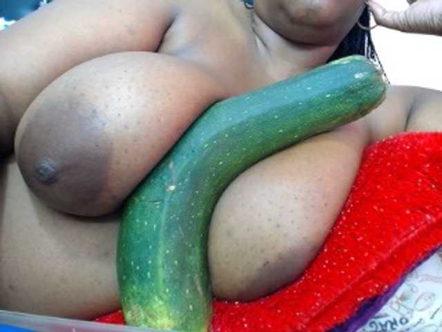 Фотографије antonelax #ass #pussy #lush #domi #squirt #fetish #anal deep cucumber #tokenkeno