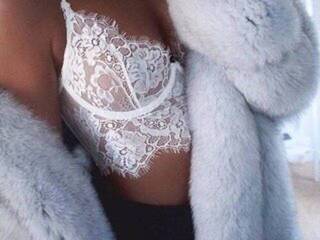 Еротски видео цхат Araina92