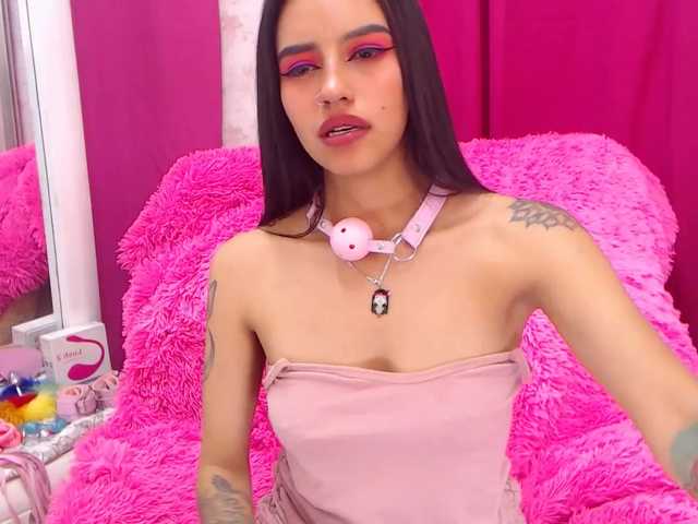 Фотографије ArianaMoreno ♥ Just because today is Friday, I will give you the control of my lush for 10 minutes for 200 tokens ♥ ♥ Just because today is Friday, I will give you the control of my lush for 10 minutes for 200 tokens ♥