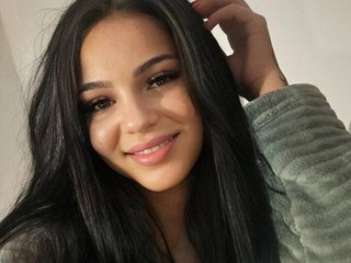 Еротски видео цхат ArielaRaven