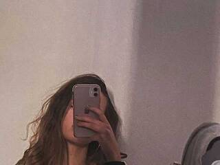 Еротски видео цхат AriellaFerr00