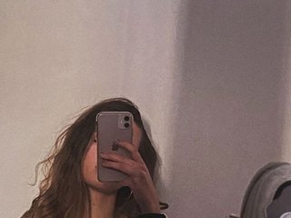 Еротски видео цхат AriellaFerr00