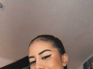 Еротски видео цхат AriWeet