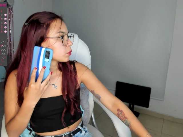 Емитовање снимка екрана AshelyGirl