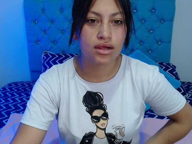 Емитовање снимка екрана ASHHLEYROBERT